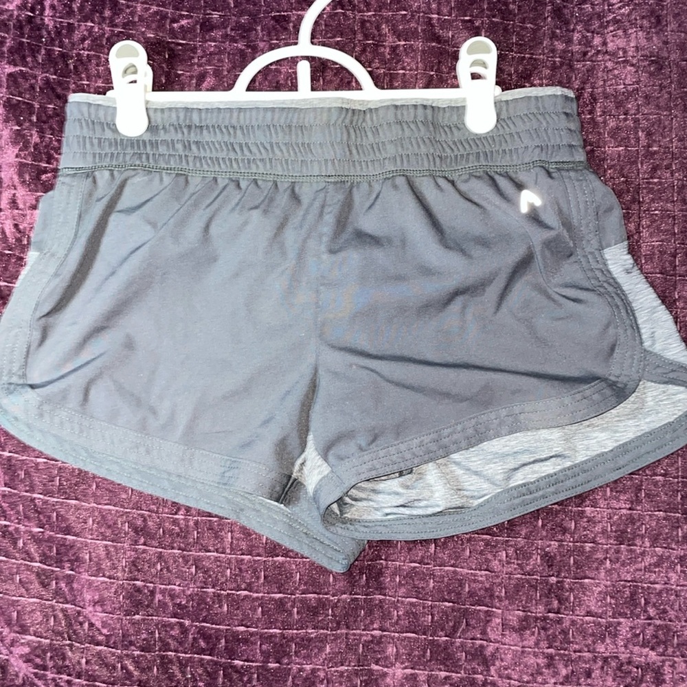 HEAD athletic shorts grey draw string  perfect like new condition size small